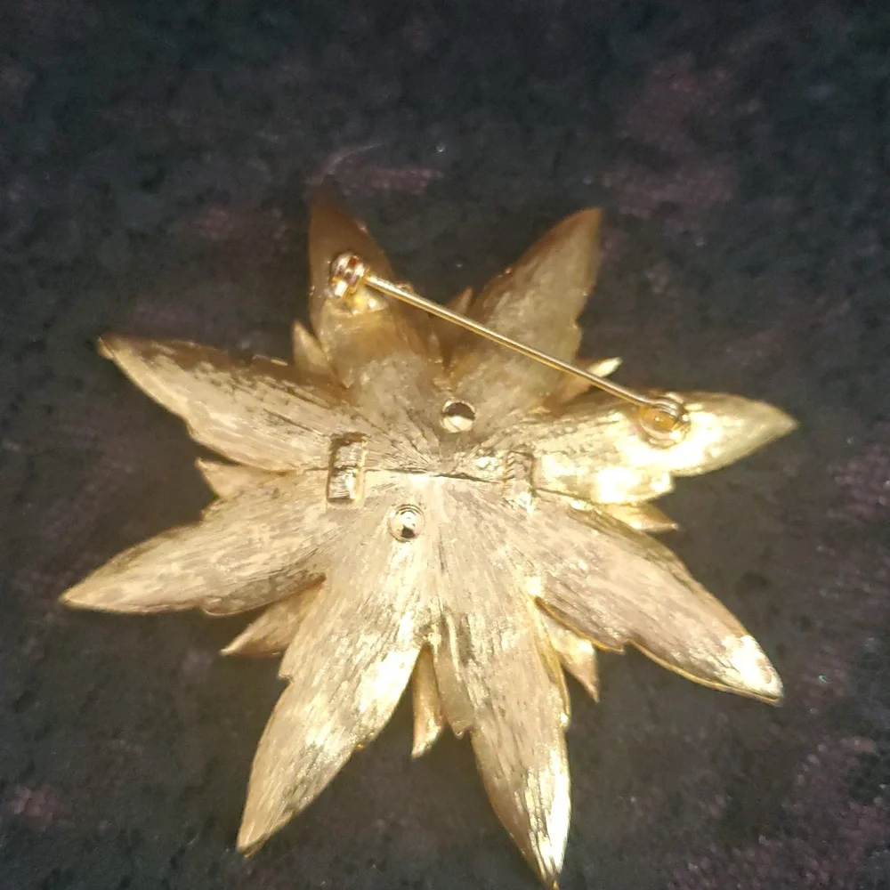 Vintage Leaf Faux Pearl Brooch AG986